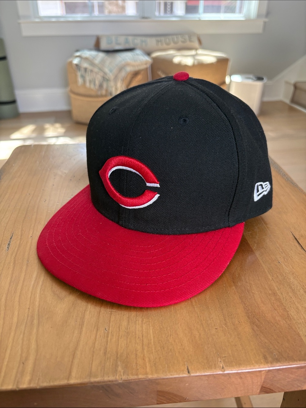 New Era Black and Red Cincinnati Reds Fitted Hat